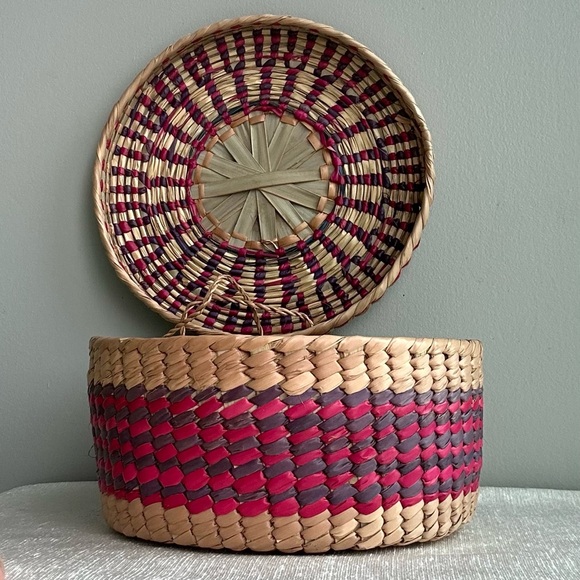 VINTAGE sewing basket woven with lid handmade natural - Picture 2 of 5